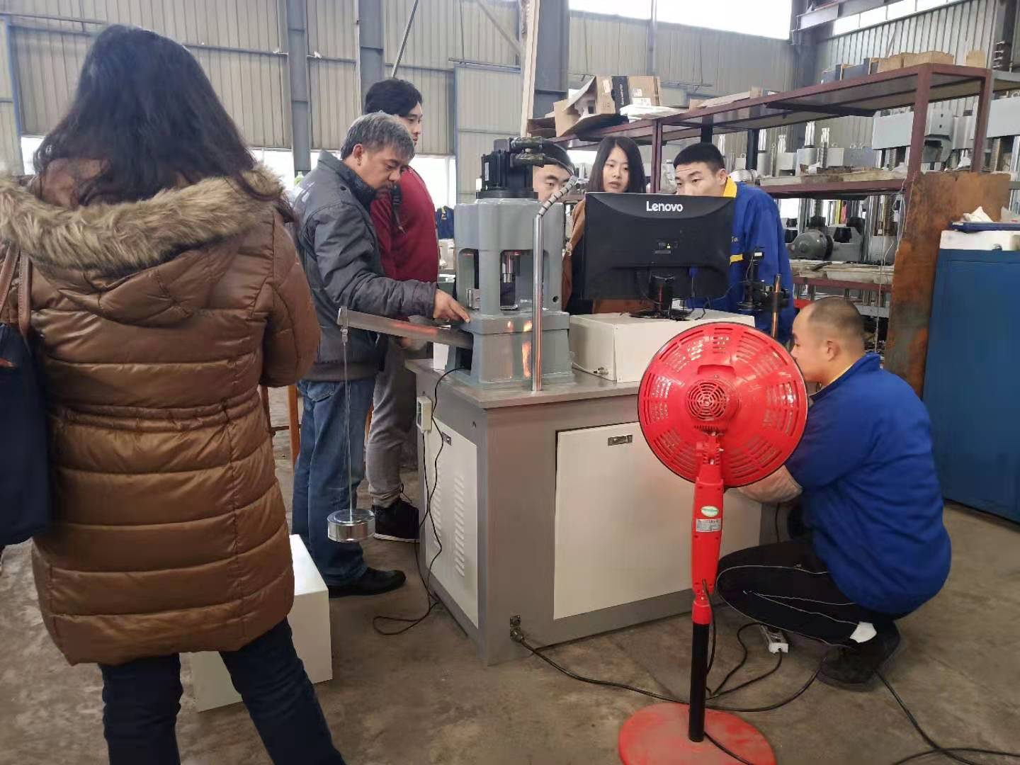 国外客户到济南草莓视频黄色下载工厂参观考察